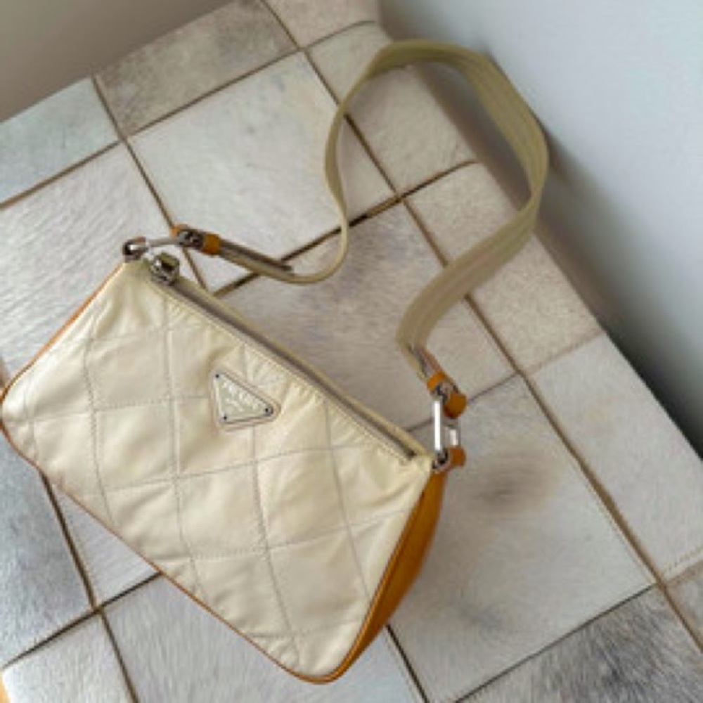Authentic Vintage Prada Nylon tessuto Enamel Beige Shoulder Bag